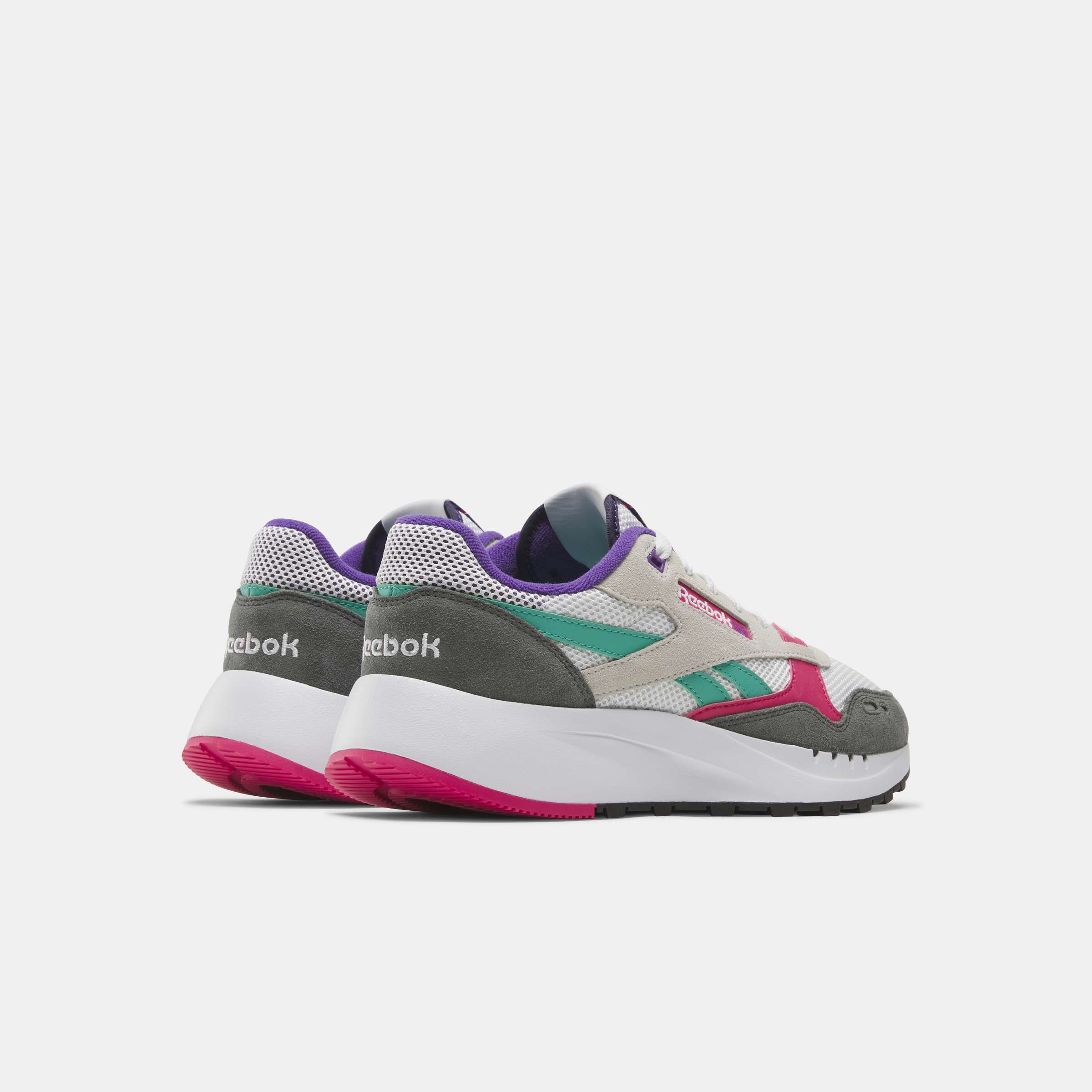 Tenis Classic Leather 2400 image number 2