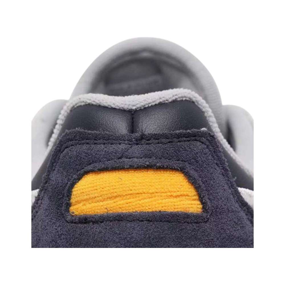 Siéntete como si hubieras encontrado un par de tenis Reebok antiguos en el sótano de alguien. Esa es la vibra de tus próximos BB 4000 II. image number 4
