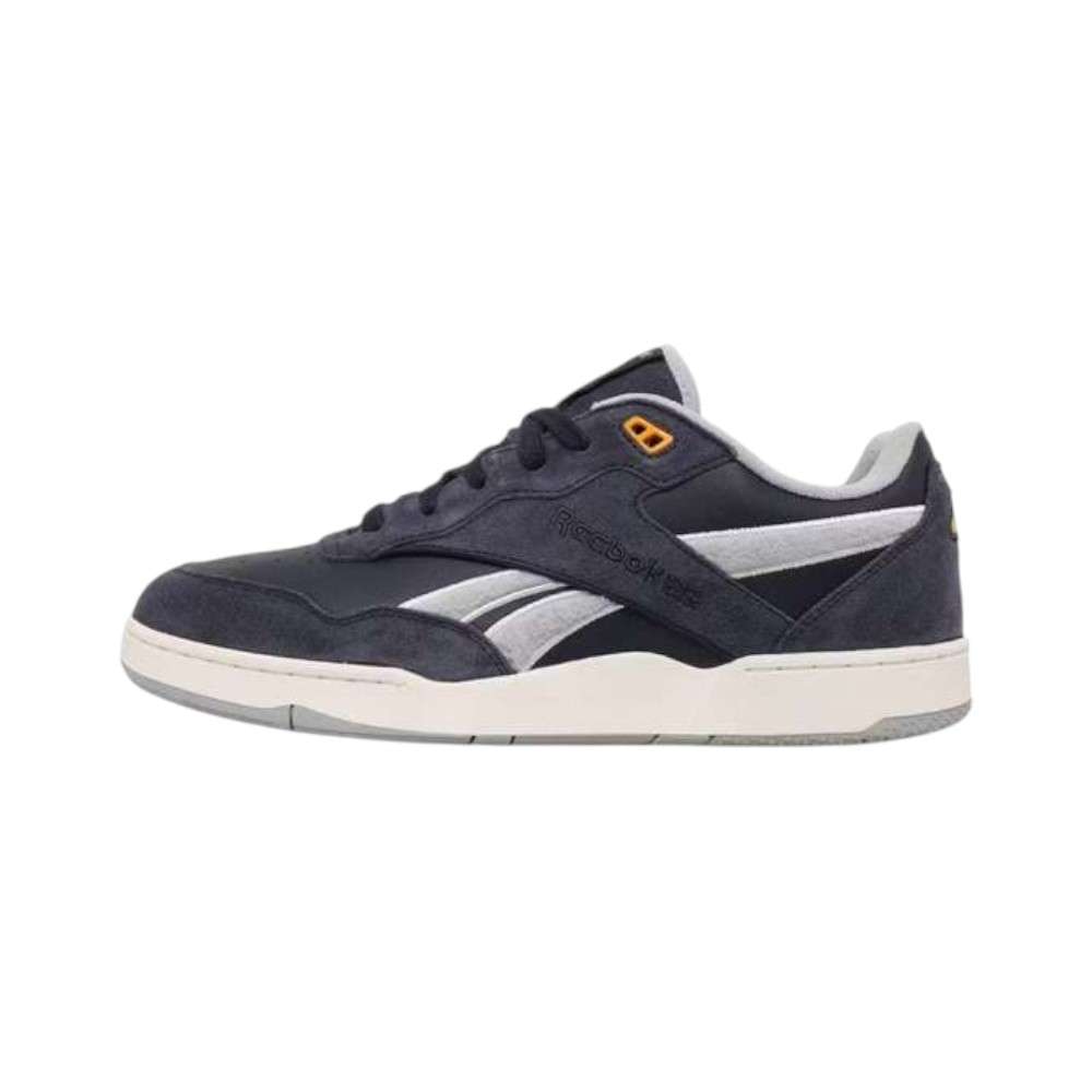 Siéntete como si hubieras encontrado un par de tenis Reebok antiguos en el sótano de alguien. Esa es la vibra de tus próximos BB 4000 II. image number 6