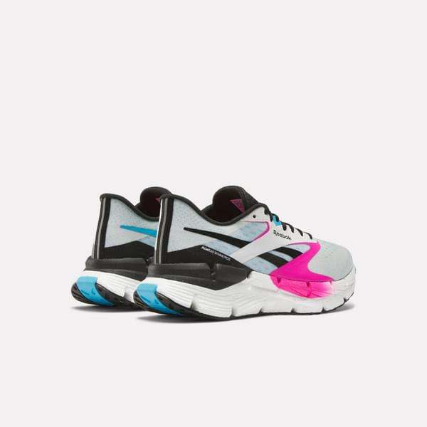 Los tenis Floatzig Symmetros Reebok con espuma Floatride Energy Foam que proporciona ligereza y retorno de energía.