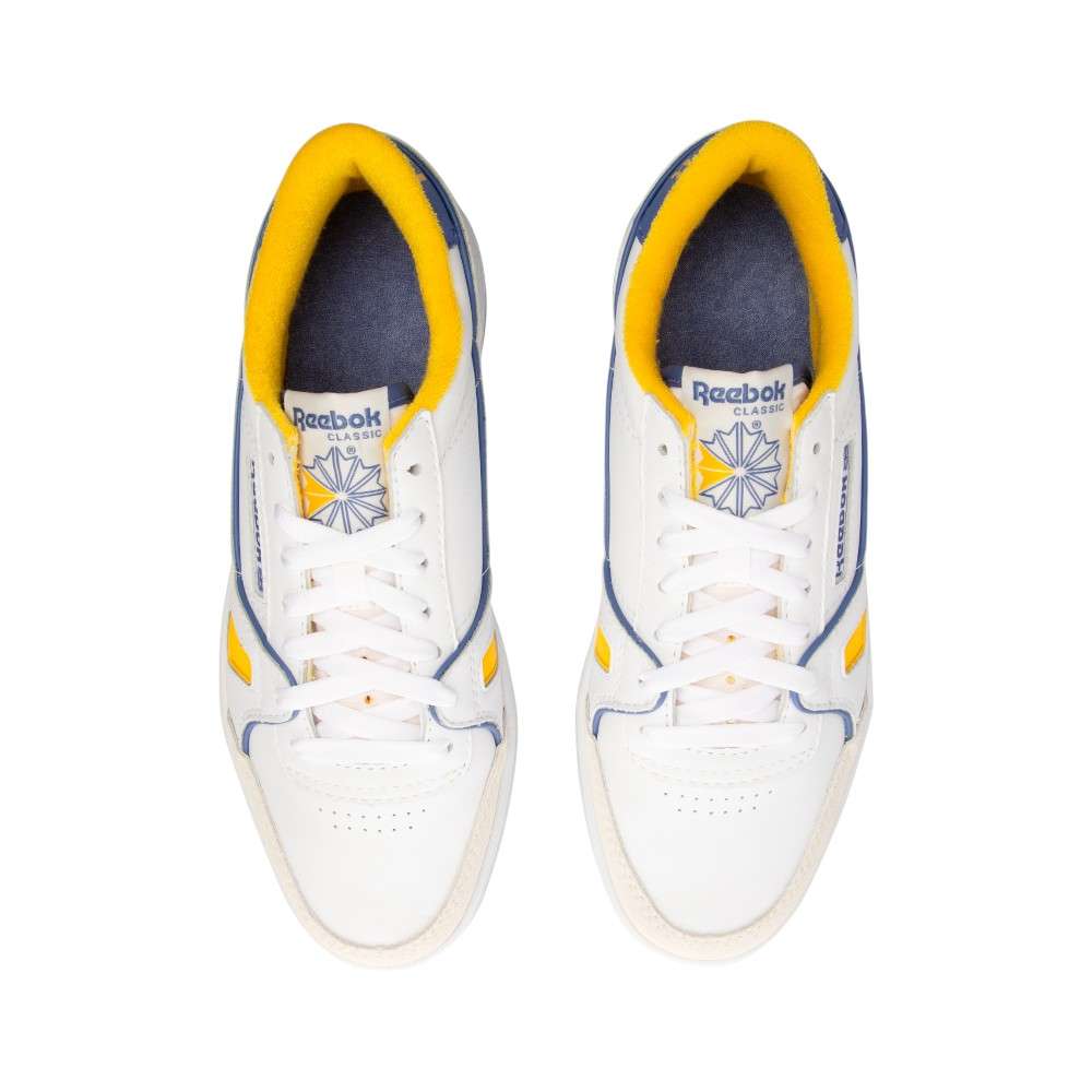 Los tenis LT Court reflejan el legado deportivo de Reebok sacada de los archivos de los años 90 y el Y2K, inspirado en las camisetas de competencia. image number 4