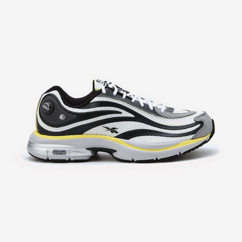 Inspirados en diseños de running de los 2000, cuentan con un tobillo acolchado y tecnología de sujeción personalizada de Reebok. image number 0