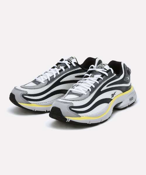 Inspirados en diseños de running de los 2000, cuentan con un tobillo acolchado y tecnología de sujeción personalizada de Reebok. image number 2