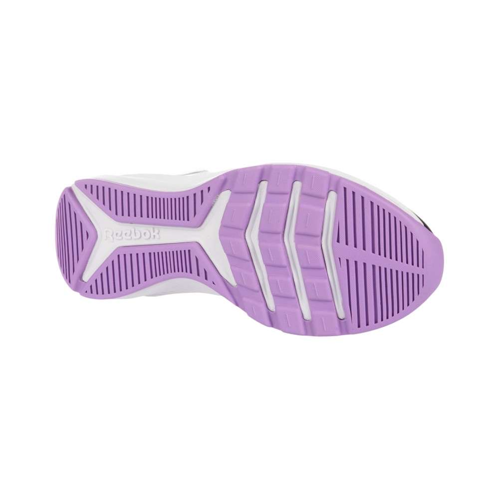 Tu hijo está en movimiento y estos zapatos Reebok para los peques de la casa le brindan el soporte que necesita para jugar todo el día. image number 5