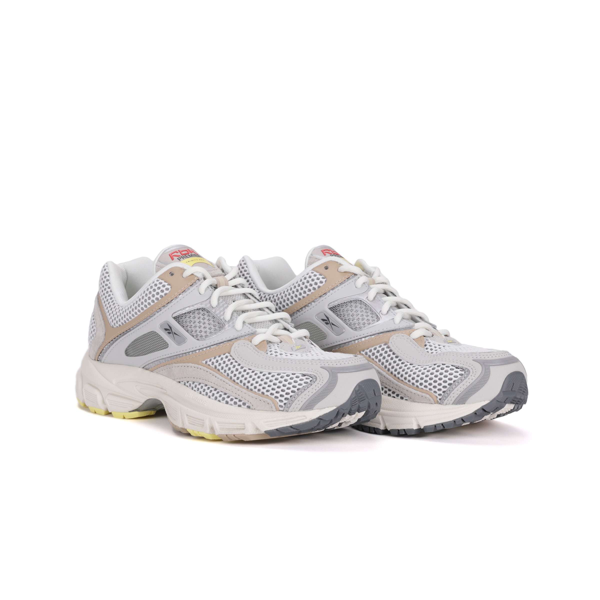 Los tenis Premier Trinity KFS incorporan un sistema de ajuste cinético que proporciona soporte y flexibilidad. image number 2