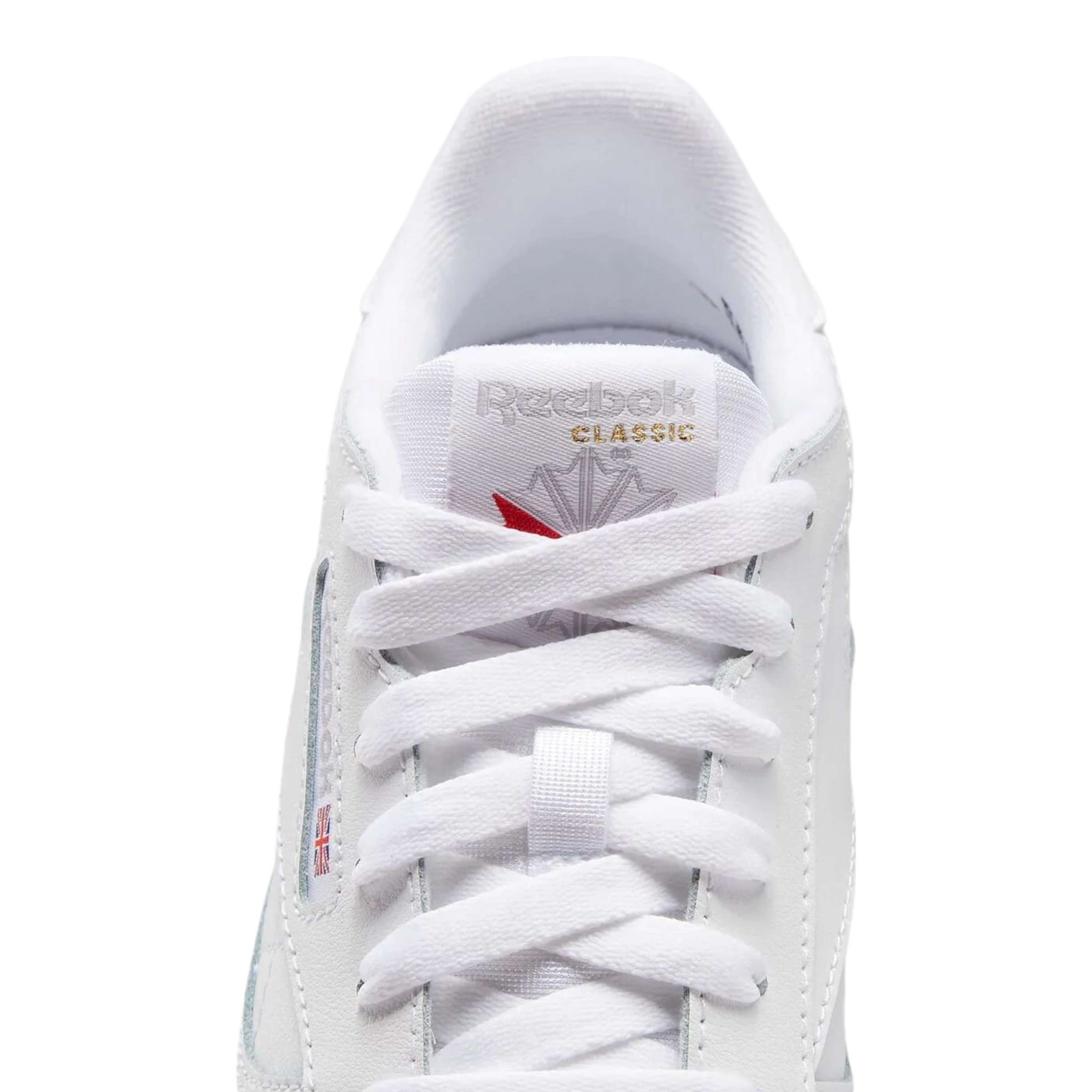 Un homenaje al estilo Reebok de principios del siglo XX. Estos tenis tienen un aire retro que combina a la perfección con tu vida moderna. image number 8