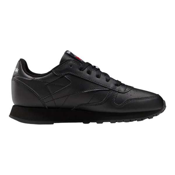 Tenis Classic Leather Un homenaje al estilo Reebok de principios del siglo XX. Estos tenis tienen un aire retro que combina a la perfección con tu vida moderna.