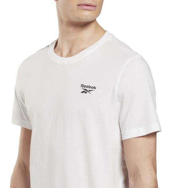 Playera Classics Identity image number 3