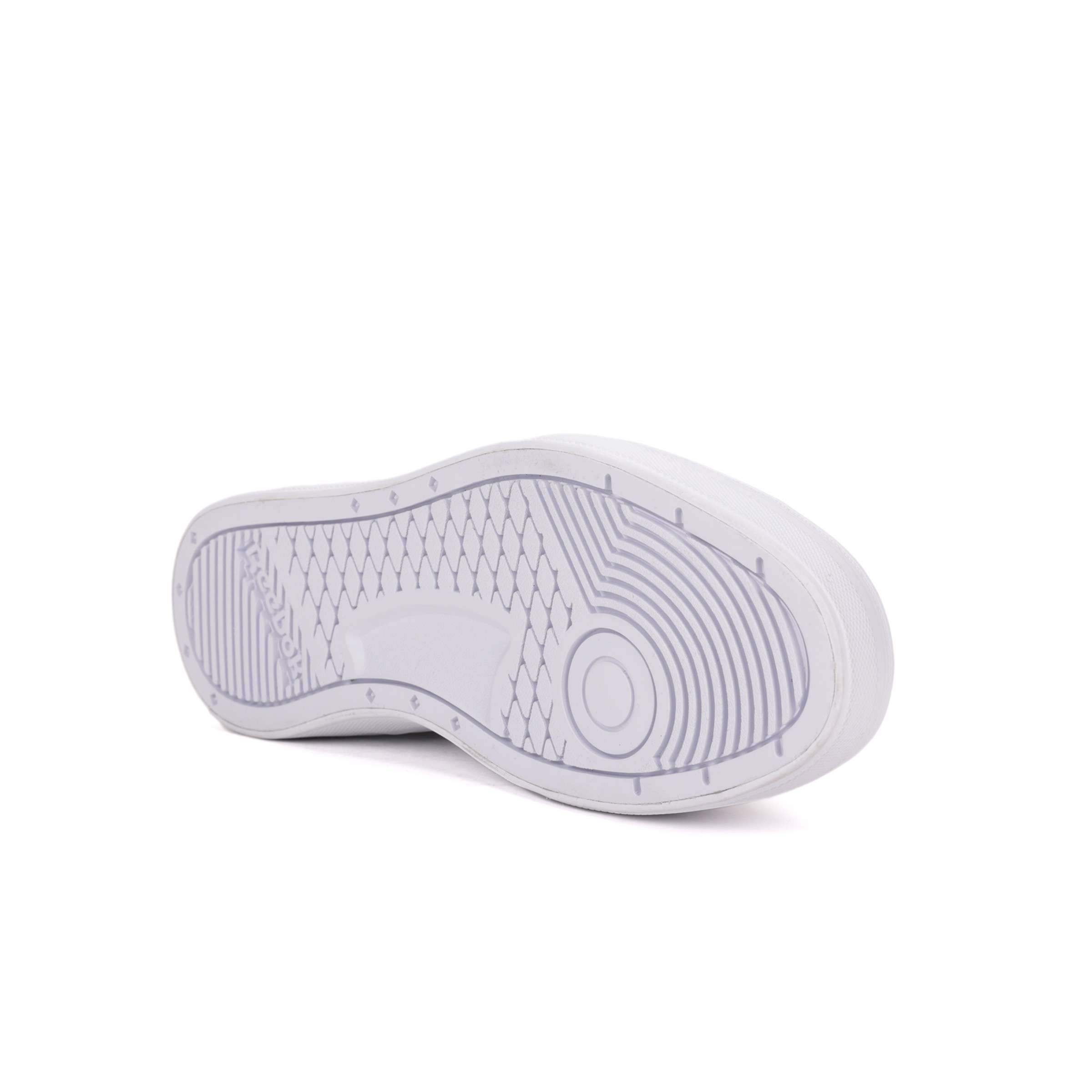 Estos tenis de mujer fáciles de usar presentan una silueta vintage que se puede vestir de manera elegante o informal para cualquier ocasión. image number 4