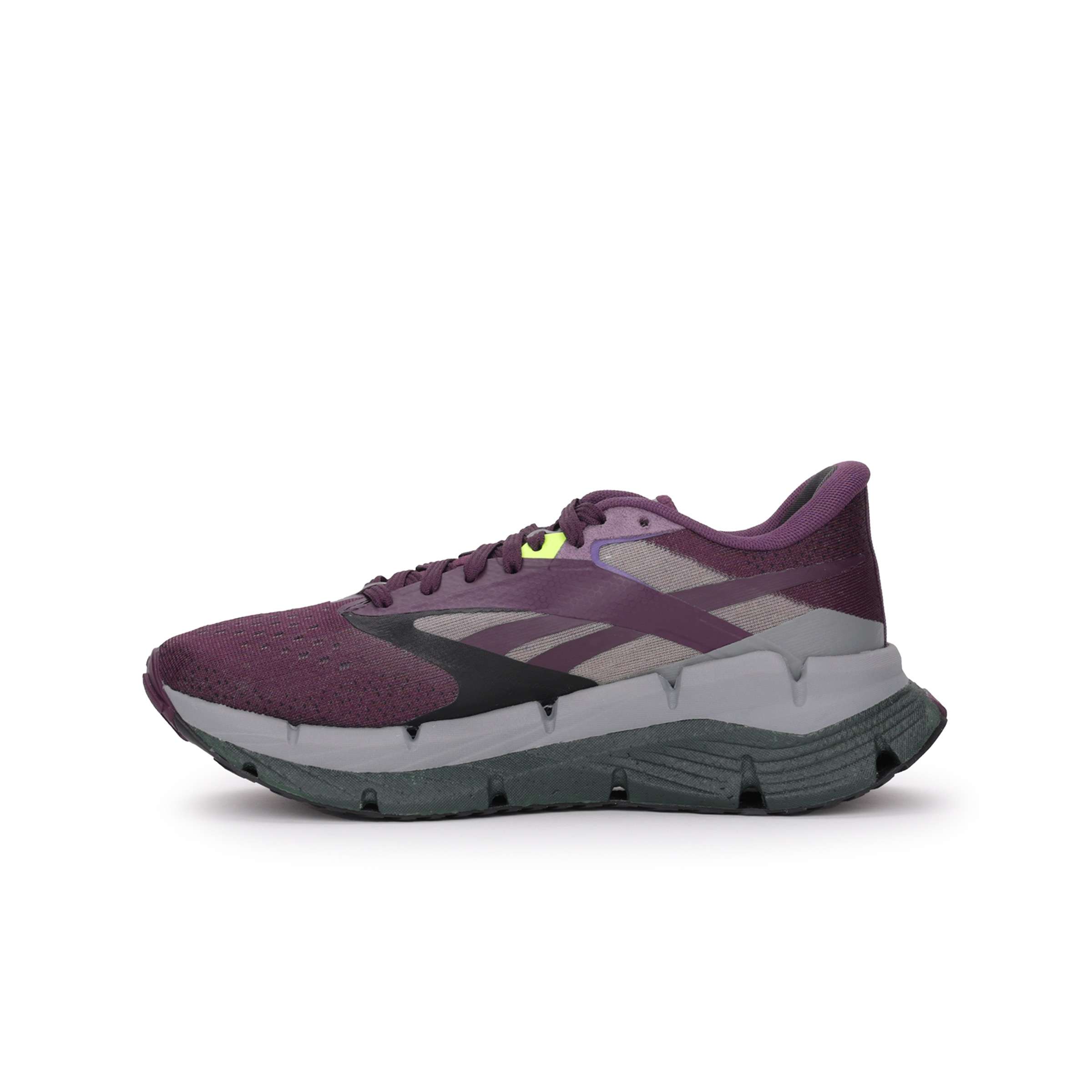 Los tenis Floatzig Symmetros Reebok con espuma Floatride Energy Foam que proporciona ligereza y retorno de energía.