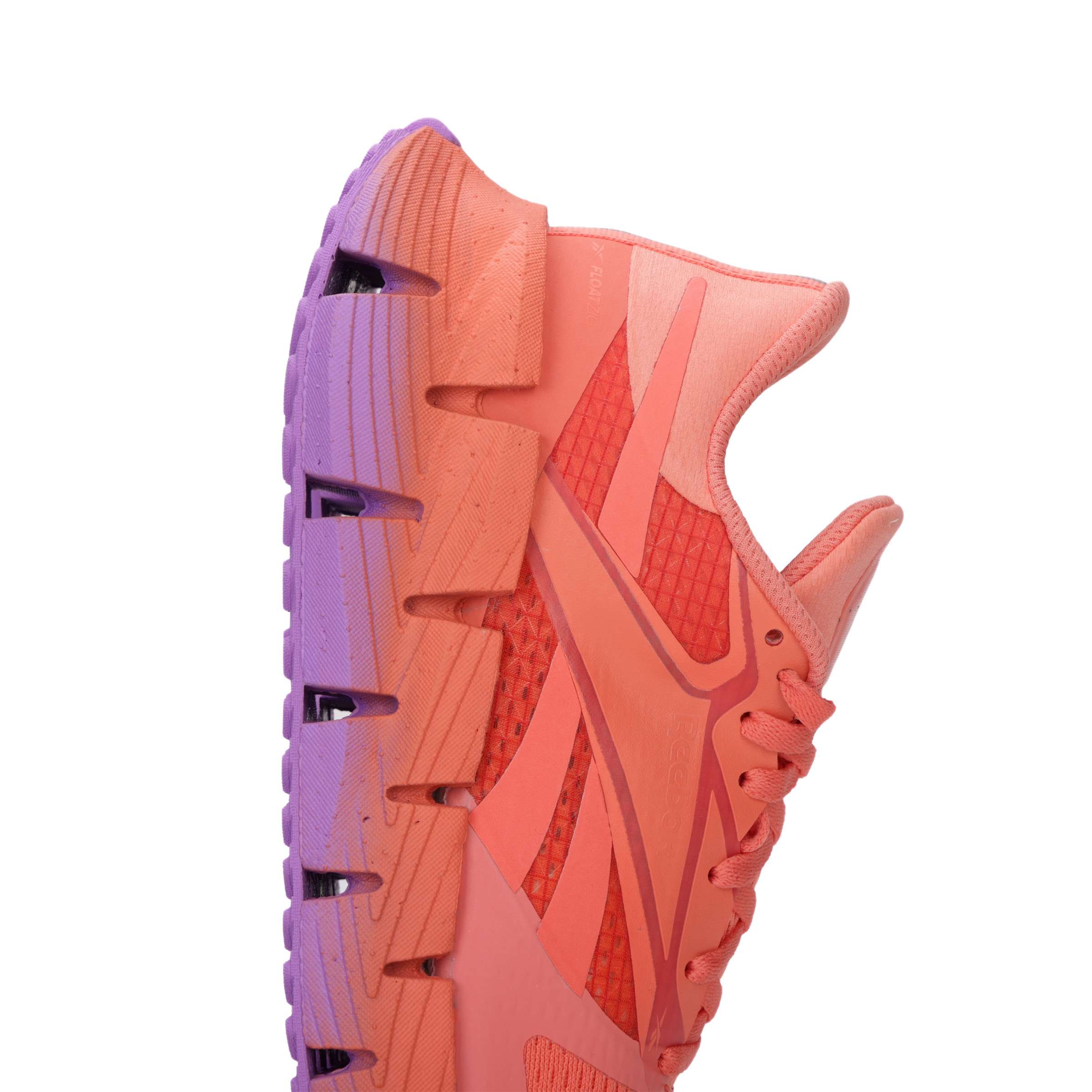 El FloatZig 1 de Reebok combina suavidad y elasticidad, diseñados para inspirar a salir al aire libre y correr. image number 6