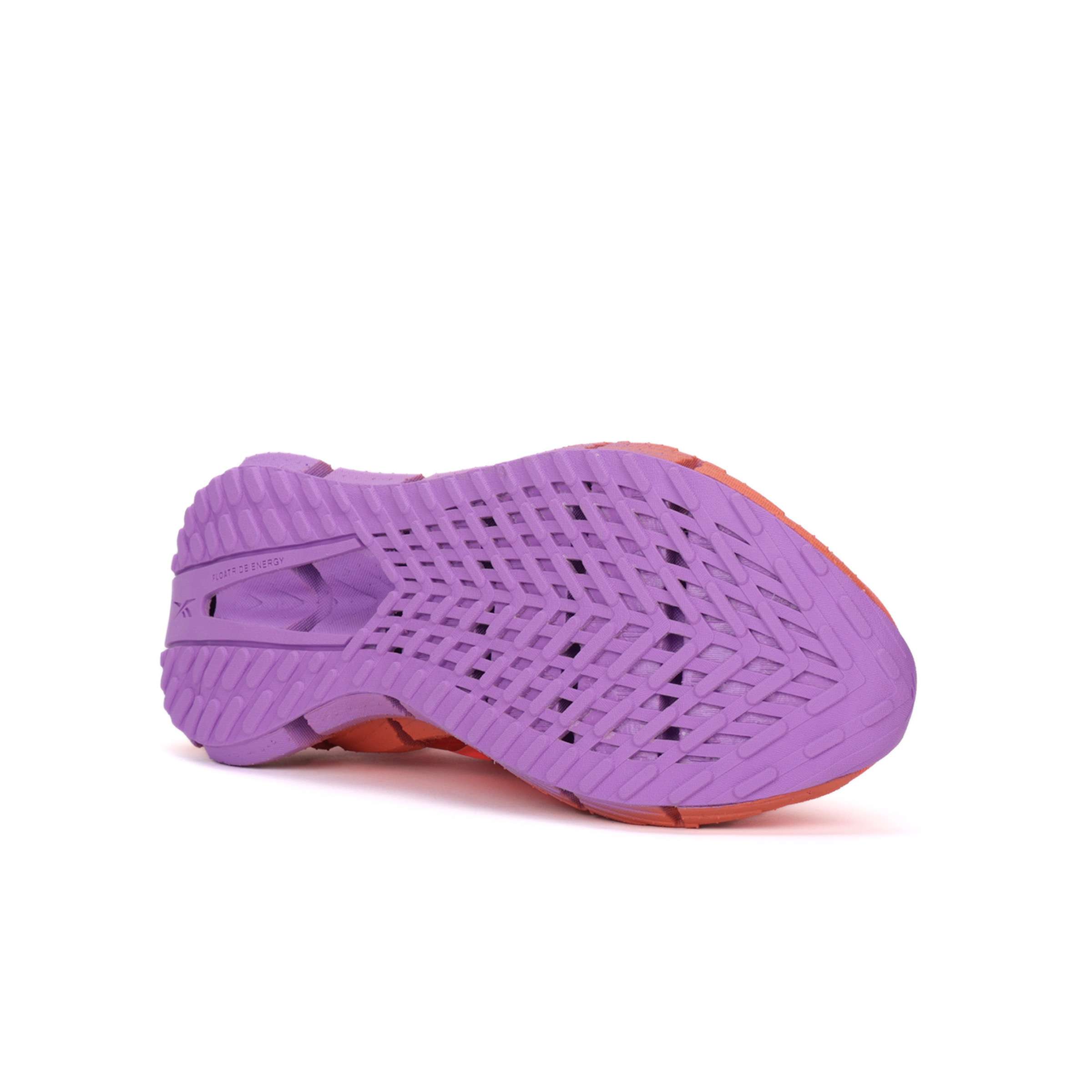 El FloatZig 1 de Reebok combina suavidad y elasticidad, diseñados para inspirar a salir al aire libre y correr. image number 4