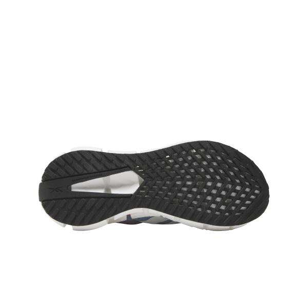 El FloatZig 1 de Reebok combina suavidad y elasticidad, diseñados para inspirar a salir al aire libre y correr. image number 3