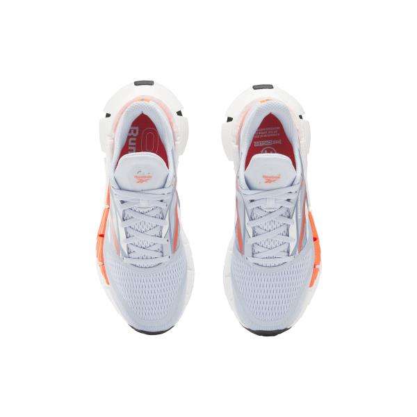 El FloatZig 1 de Reebok combina suavidad y elasticidad, diseñados para inspirar a salir al aire libre y correr. image number 6