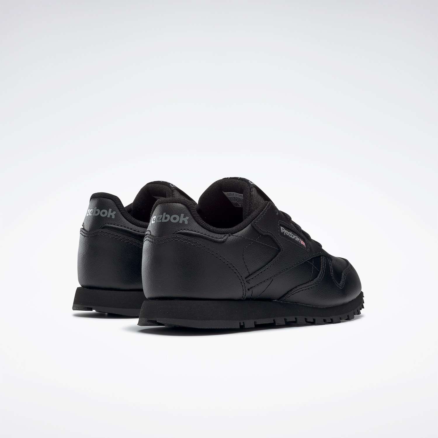 Un homenaje al estilo Reebok de principios del siglo XX. Estos tenis tienen un aire retro que combina a la perfección con tu vida moderna.