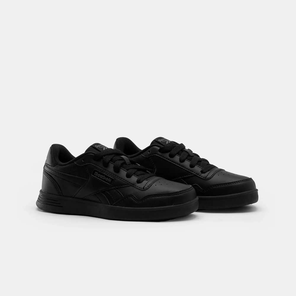 El estilo Reebok que te encanta en una silueta clásica de tenis vintage que se puede usar de manera elegante o informal.