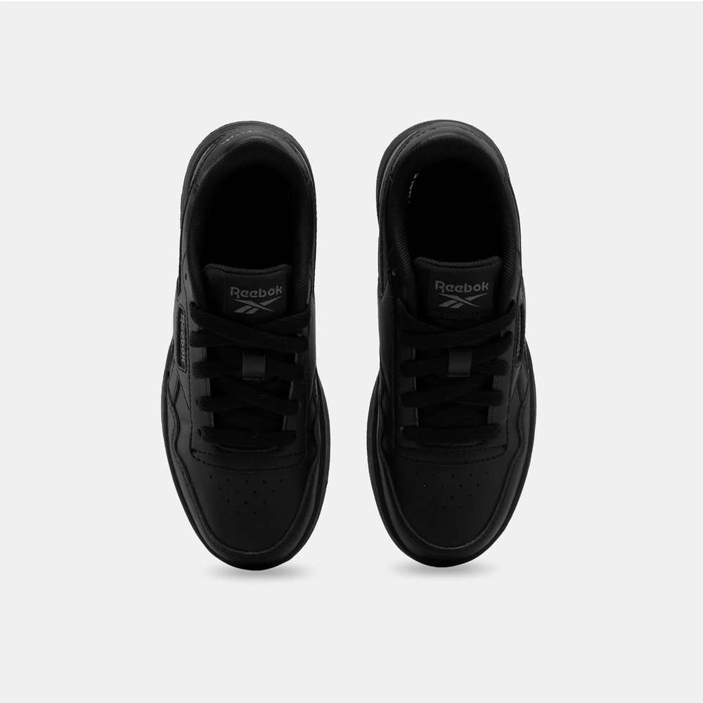 El estilo Reebok que te encanta en una silueta clásica de tenis vintage que se puede usar de manera elegante o informal. image number 3