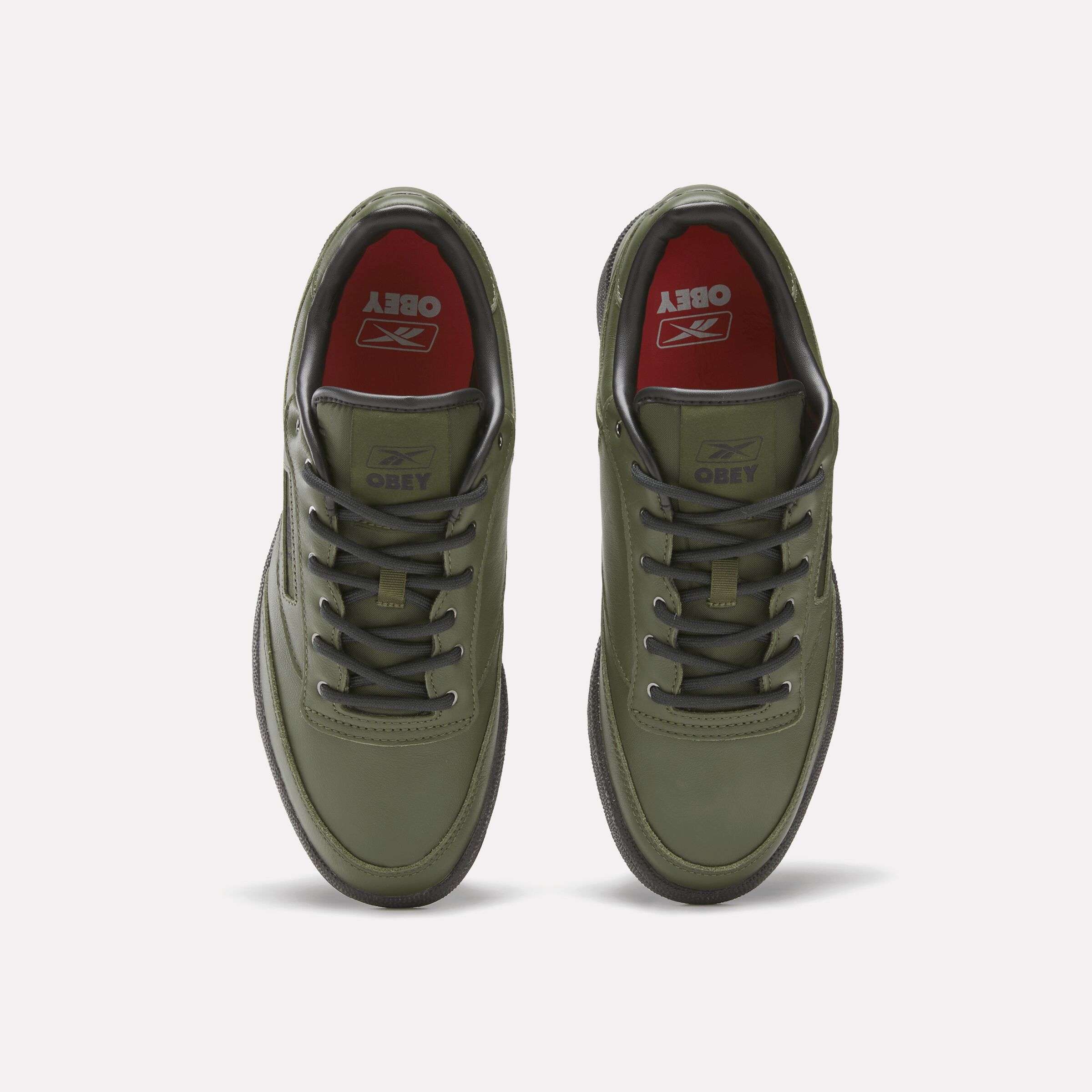 Un estilo sencillo significa que estos tenis de cuero flexible combinan con todo. Porque a veces no tienes que decir nada para hacer una declaración. image number 5