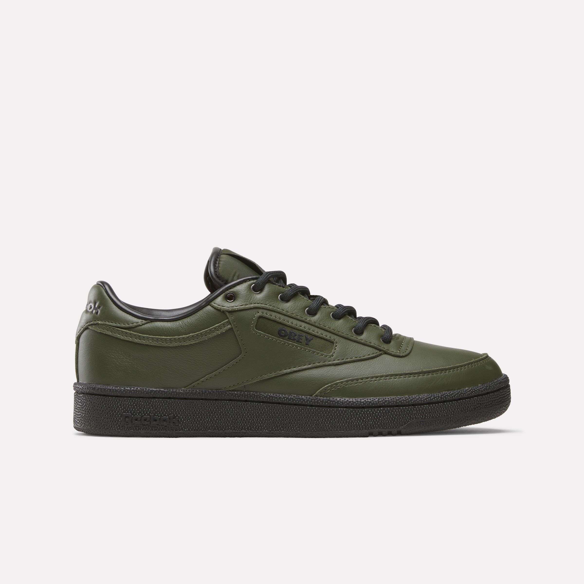 Un estilo sencillo significa que estos tenis de cuero flexible combinan con todo. Porque a veces no tienes que decir nada para hacer una declaración.
