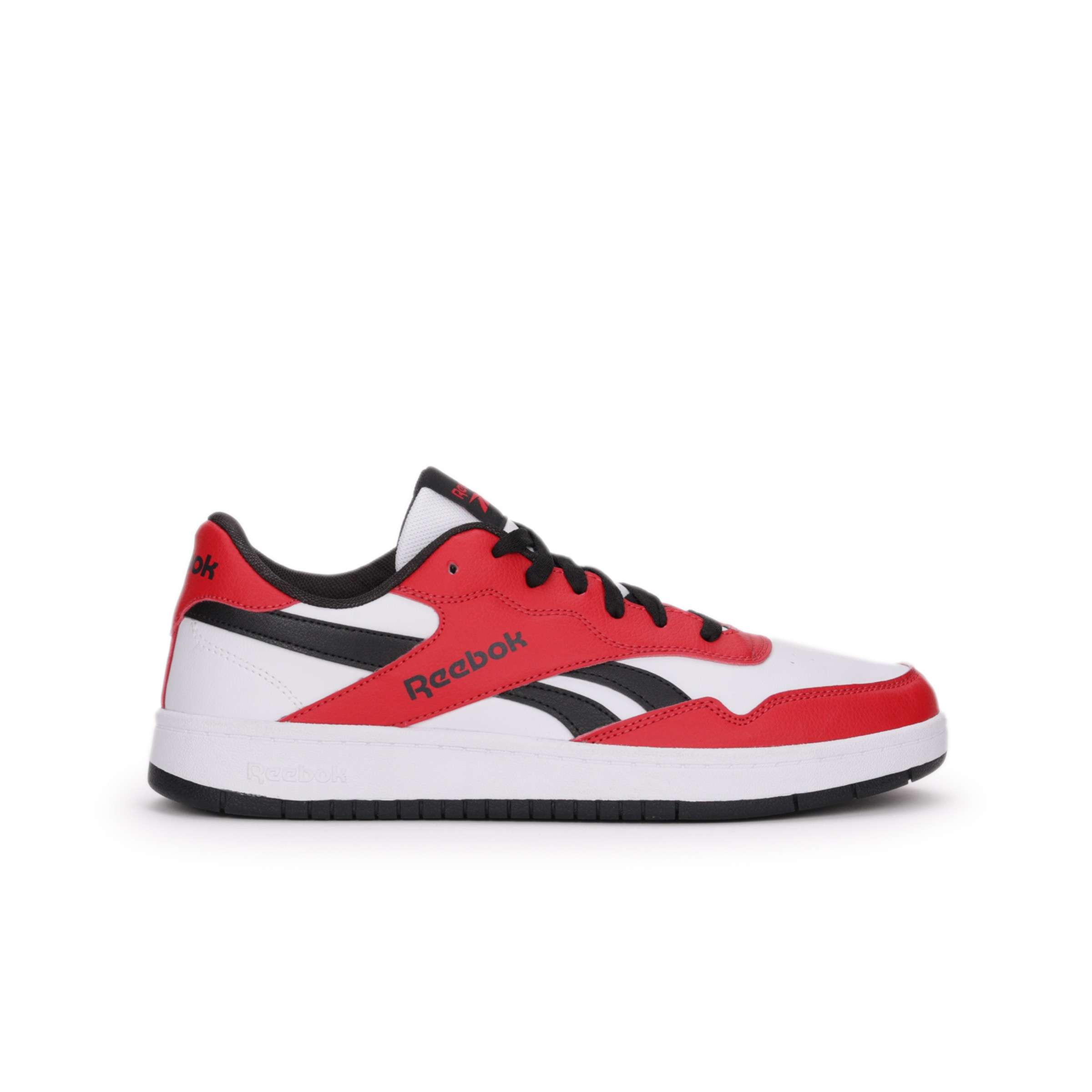 Los tenis Reebok BB1000 combinan un estilo clásico de baloncesto con un diseño funcional para el día a día.