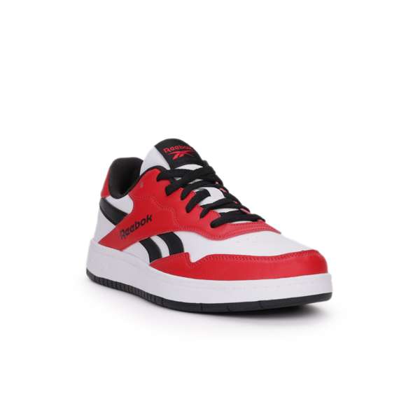 Tenis BB 1000 Los tenis Reebok BB1000 combinan un estilo clásico de baloncesto con un diseño funcional para el día a día.