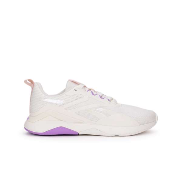 Tenis Nanoflex Tr 2 Perfectos para entrenamientos intensos, con una parte superior de malla transpirable, un clip en el talón para estabilidad y más.