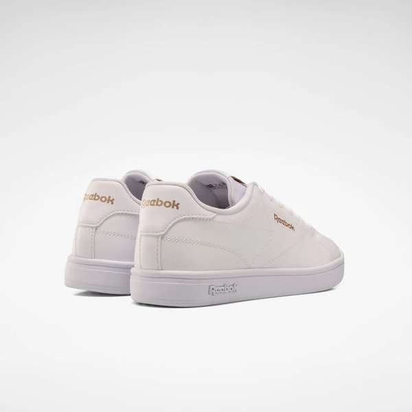 Diseño minimalista inspirado en los modelos clásicos de tenis, una silueta low adornada con costuras que forman el logo. image number 1