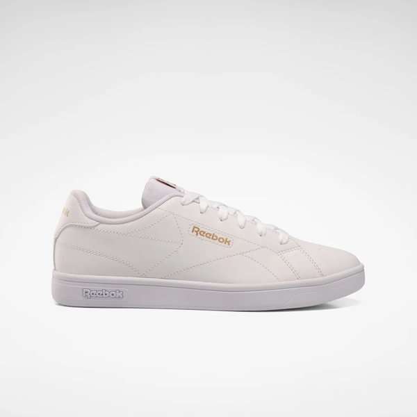 Diseño minimalista inspirado en los modelos clásicos de tenis, una silueta low adornada con costuras que forman el logo. image number 0