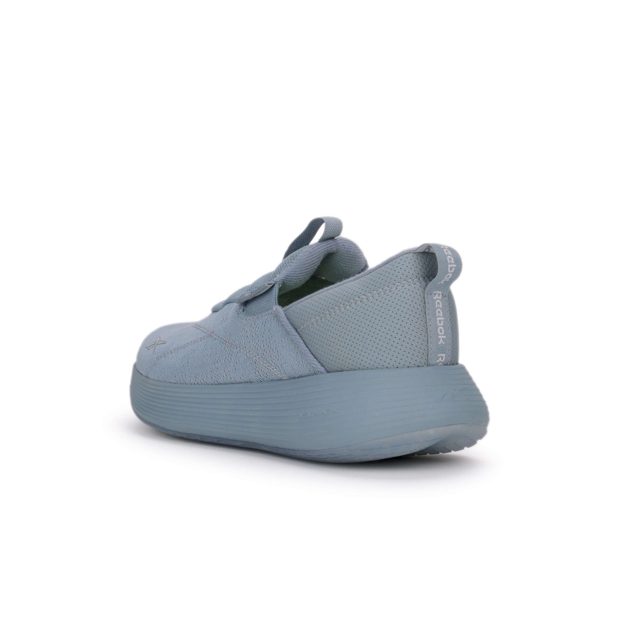 Prueba los DMX Comfort con una entresuela DMXAir que mueve el aire en cada paso y un diseño elegante que facilita su combinación. image number 3