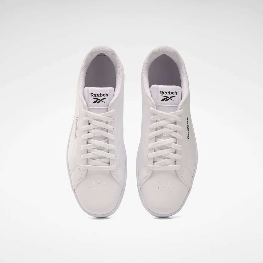 Diseño minimalista inspirado en los modelos clásicos de tenis, una silueta low adornada con costuras que forman el logo. image number 4