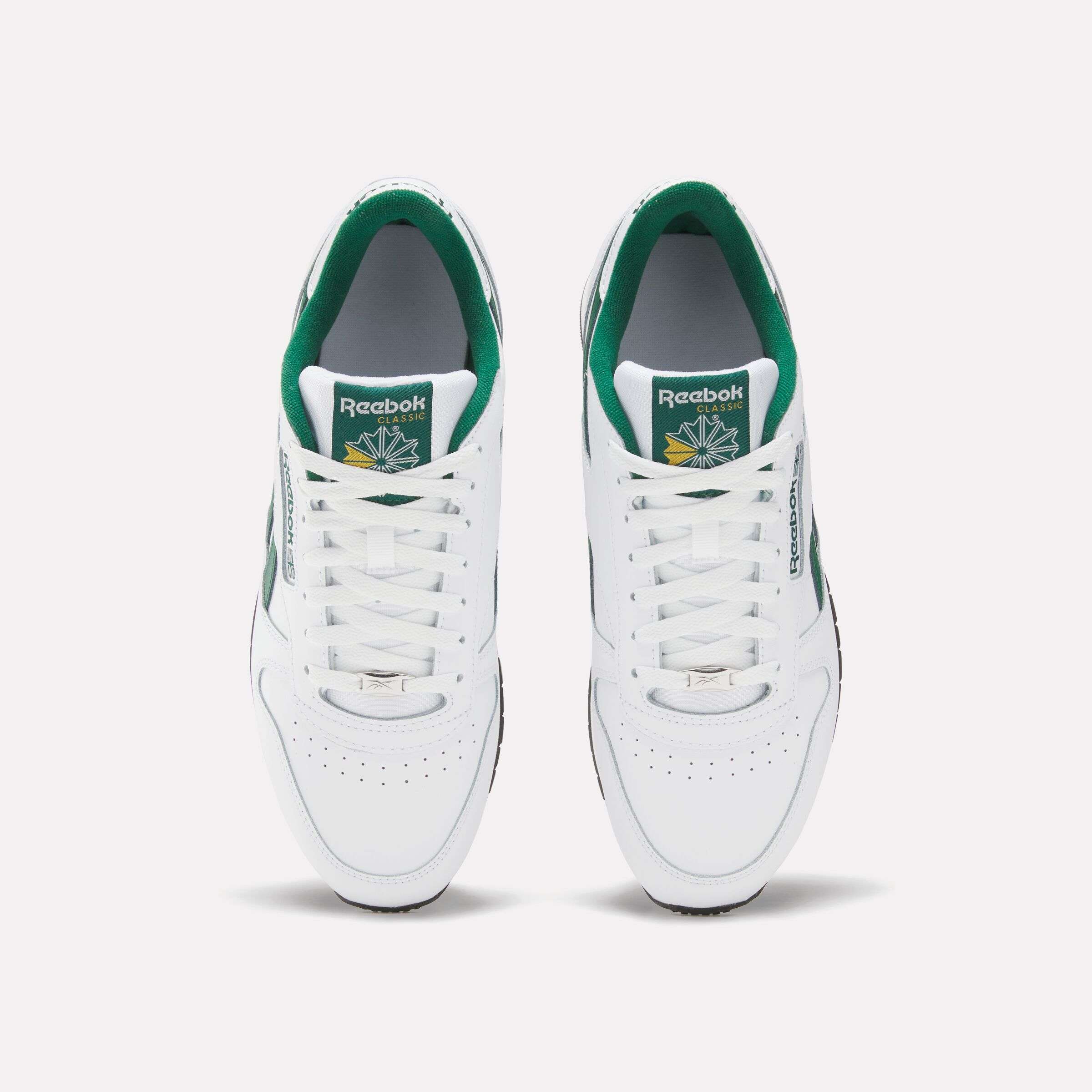 Un homenaje al estilo Reebok de principios del siglo XX. Estos tenis tienen un aire retro que combina a la perfección con tu vida moderna. image number 4