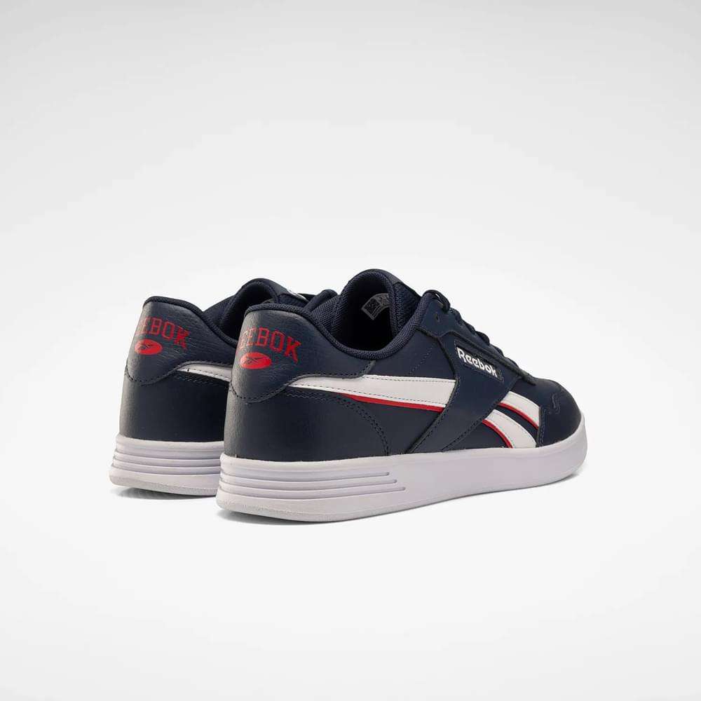 El estilo Reebok que te encanta en una silueta clásica de tenis vintage que se puede usar de manera elegante o informal.