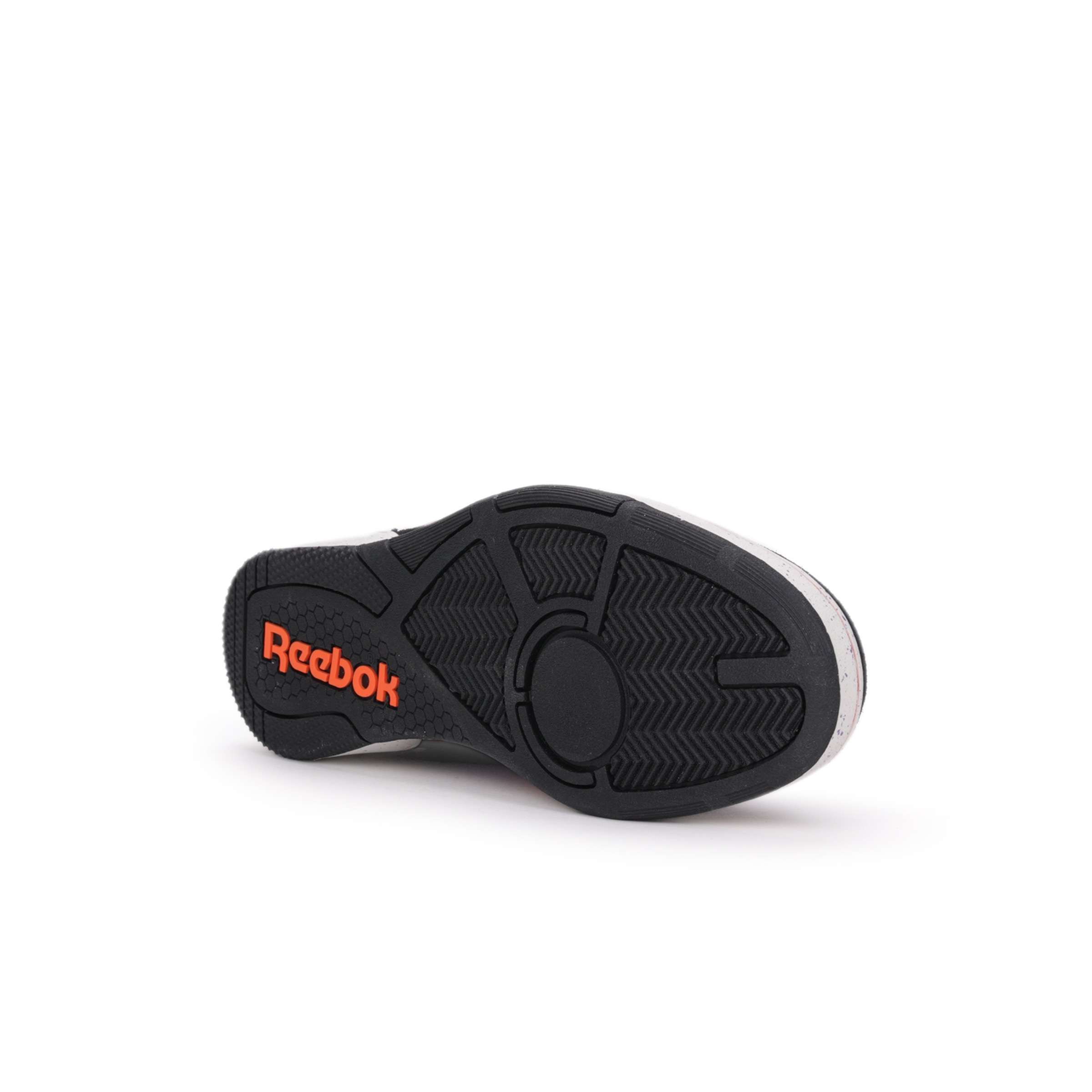 Siéntete como si hubieras encontrado un par de tenis Reebok antiguos en el sótano de alguien. Esa es la vibra de tus próximos BB 4000 II. image number 4