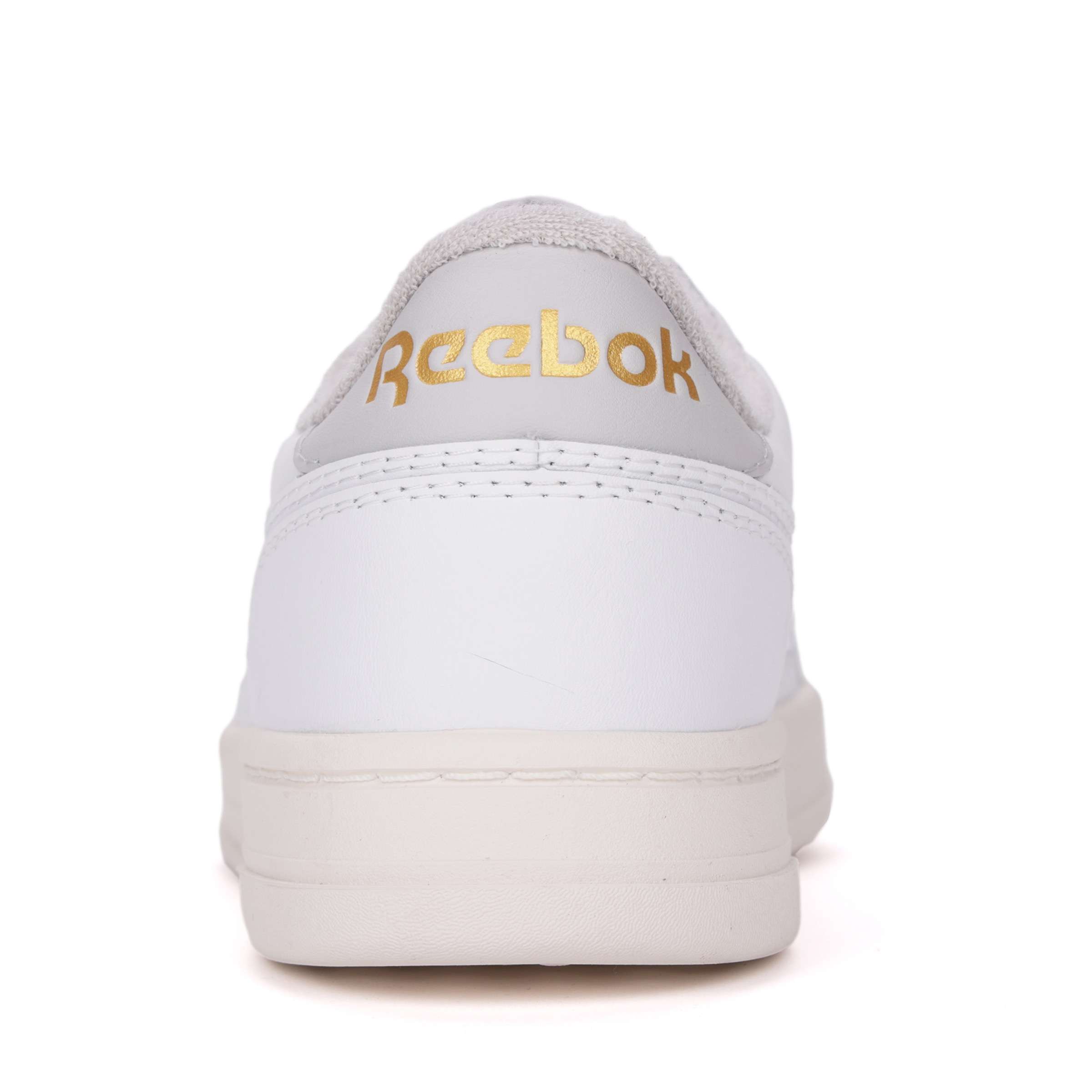 Los tenis LT Court reflejan el legado deportivo de Reebok sacada de los archivos de los años 90 y el Y2K, inspirado en las camisetas de competencia. image number 6