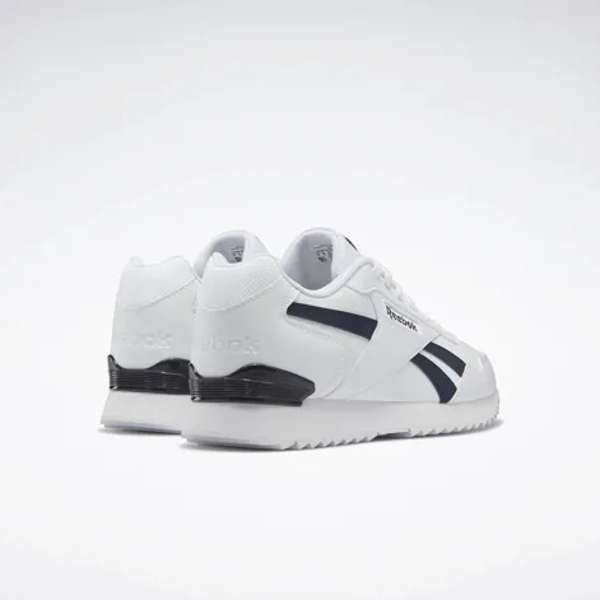 Tenis Glide Ripple Clip Con características clásicas de unos Reebok, pero destacándose por su suela ondulada y el clip TPU en el talón que les otorga un diseño único.