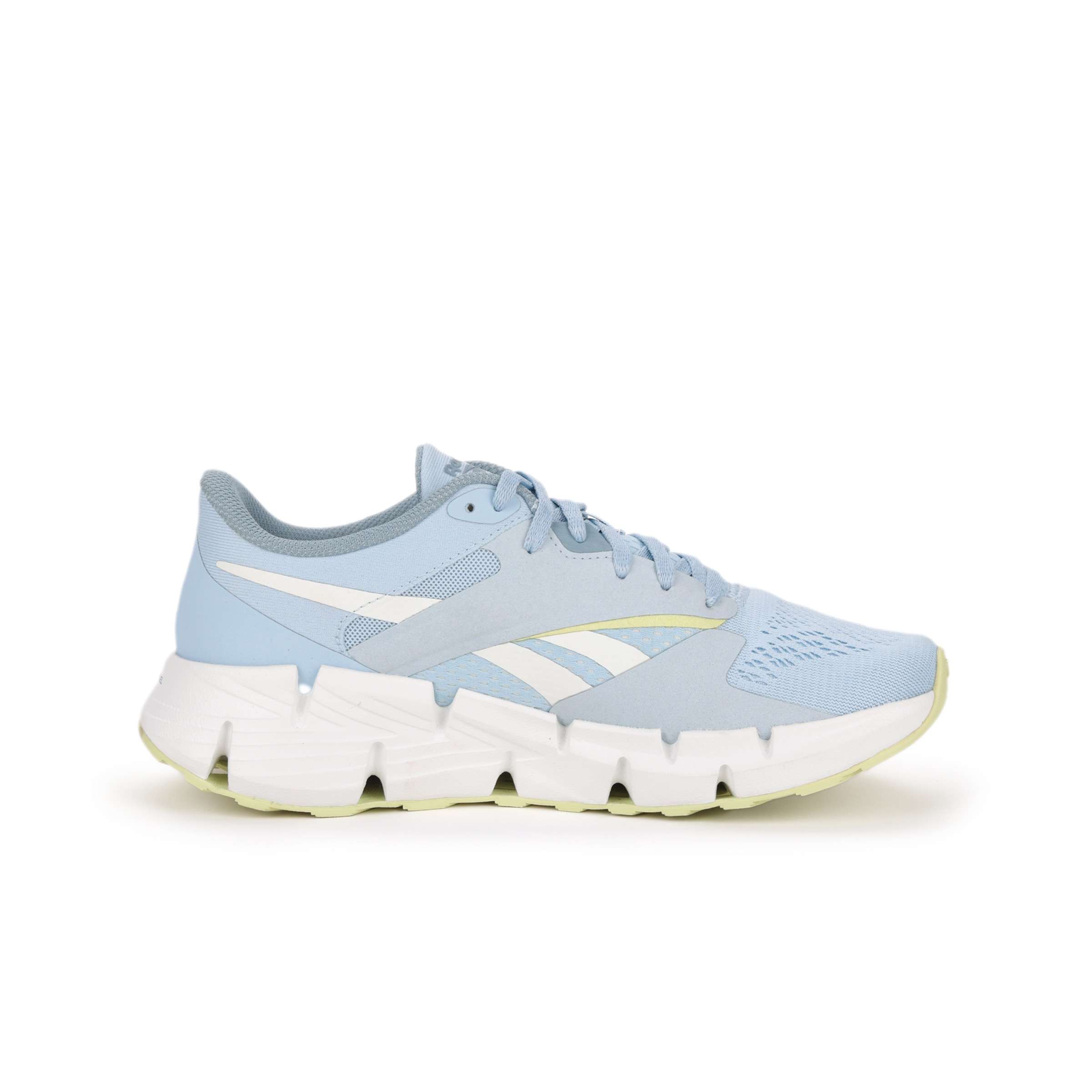 No te conformes con tenis aburridos; elige los tenis con la icónica entresuela Reebok Zig ofrecen un diseño robusto que realzará tu estilo.