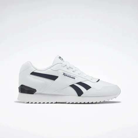 Con características clásicas de unos Reebok, pero destacándose por su suela ondulada y el clip TPU en el talón que les otorga un diseño único.