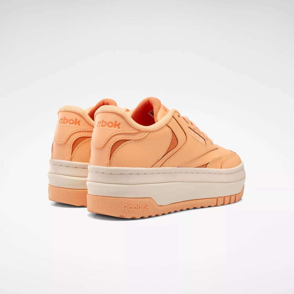 Ser súper extra es algo bueno. Estos zapatos Club C Extra lo demuestran. Una entresuela de plataforma exagerada te brinda un punto de vista elevado. image number 1