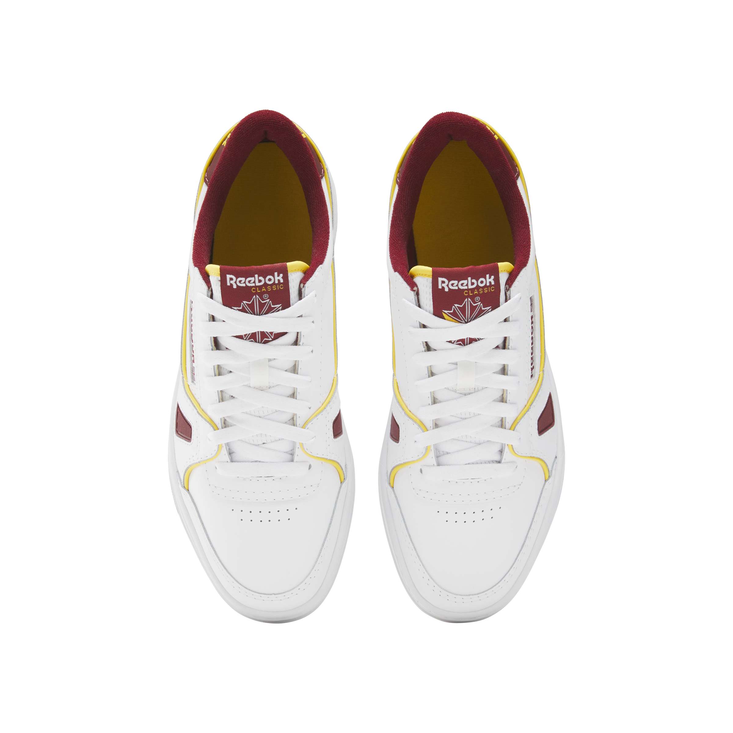 Los tenis LT Court reflejan el legado deportivo de Reebok sacada de los archivos de los años 90 y el Y2K, inspirado en las camisetas de competencia. image number 3