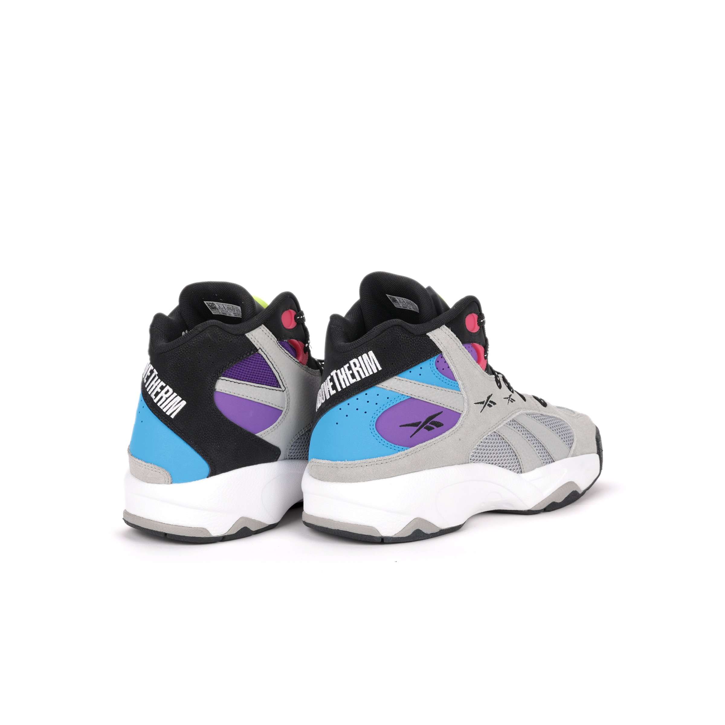 El modelo Pump Vertical, lanzado originalmente en 1993, formaba parte de la legendaria línea Above the Rim de Reebok. image number 3