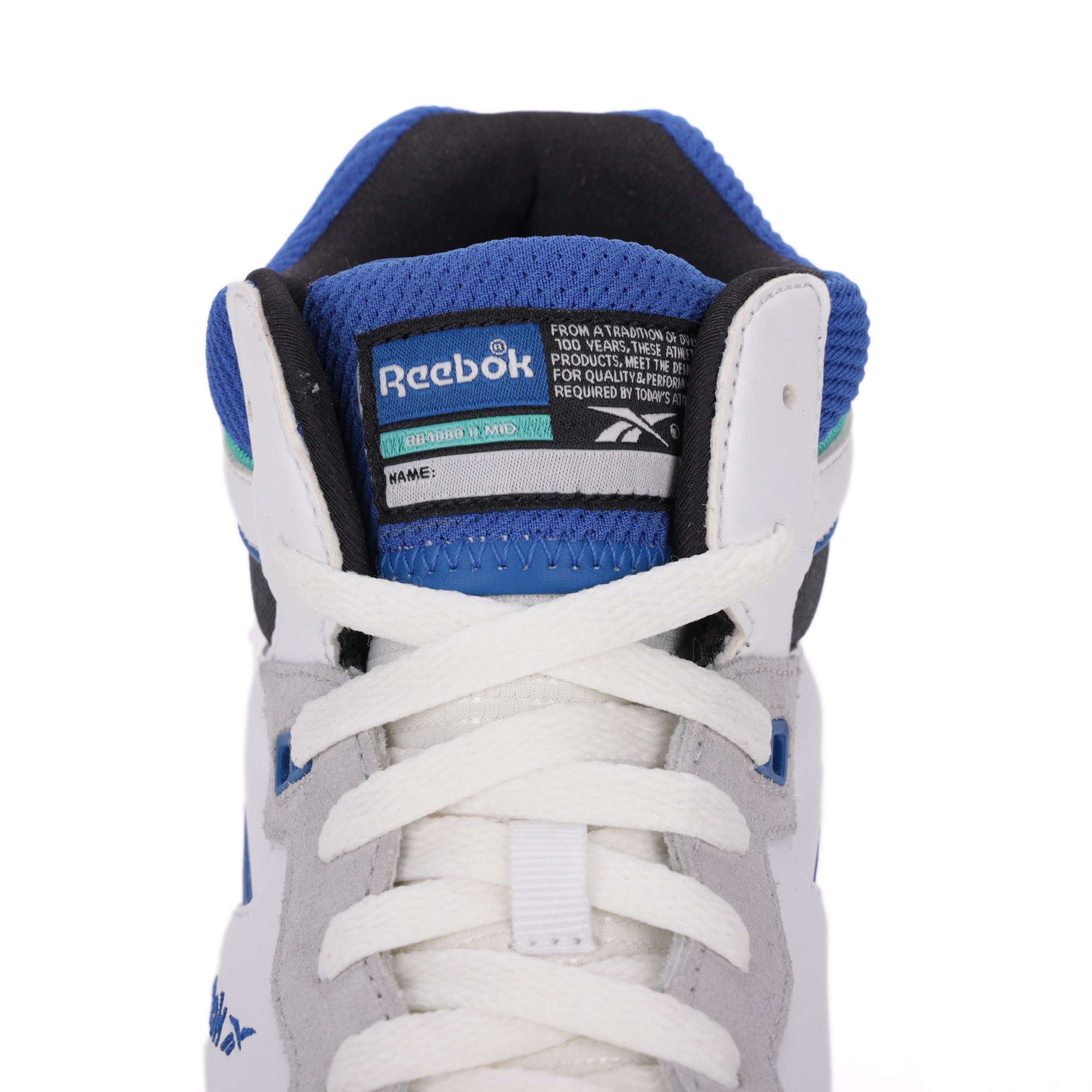 El estilo del basquet de los años 80 inspiró estos de media altura Reebok. Se sienten tan bien como lucen. image number 7