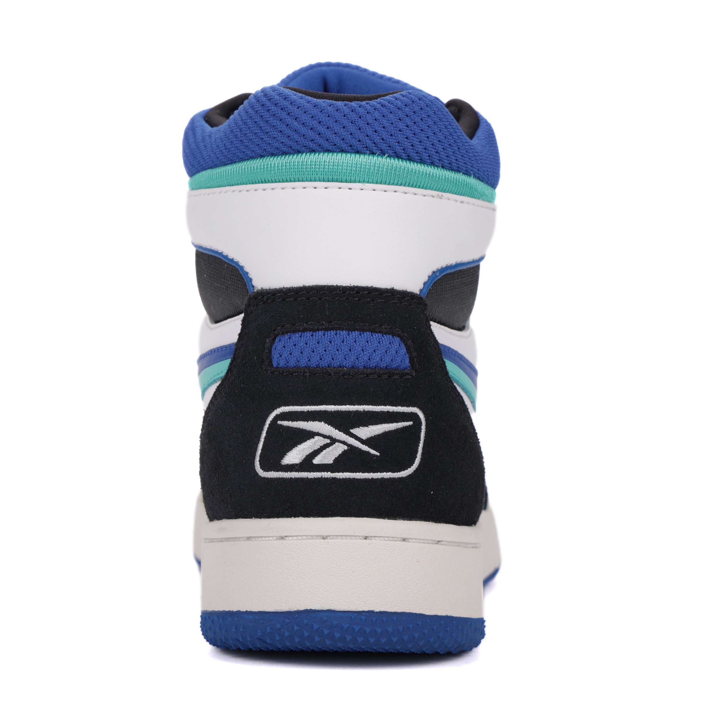 El estilo del basquet de los años 80 inspiró estos de media altura Reebok. Se sienten tan bien como lucen. image number 6