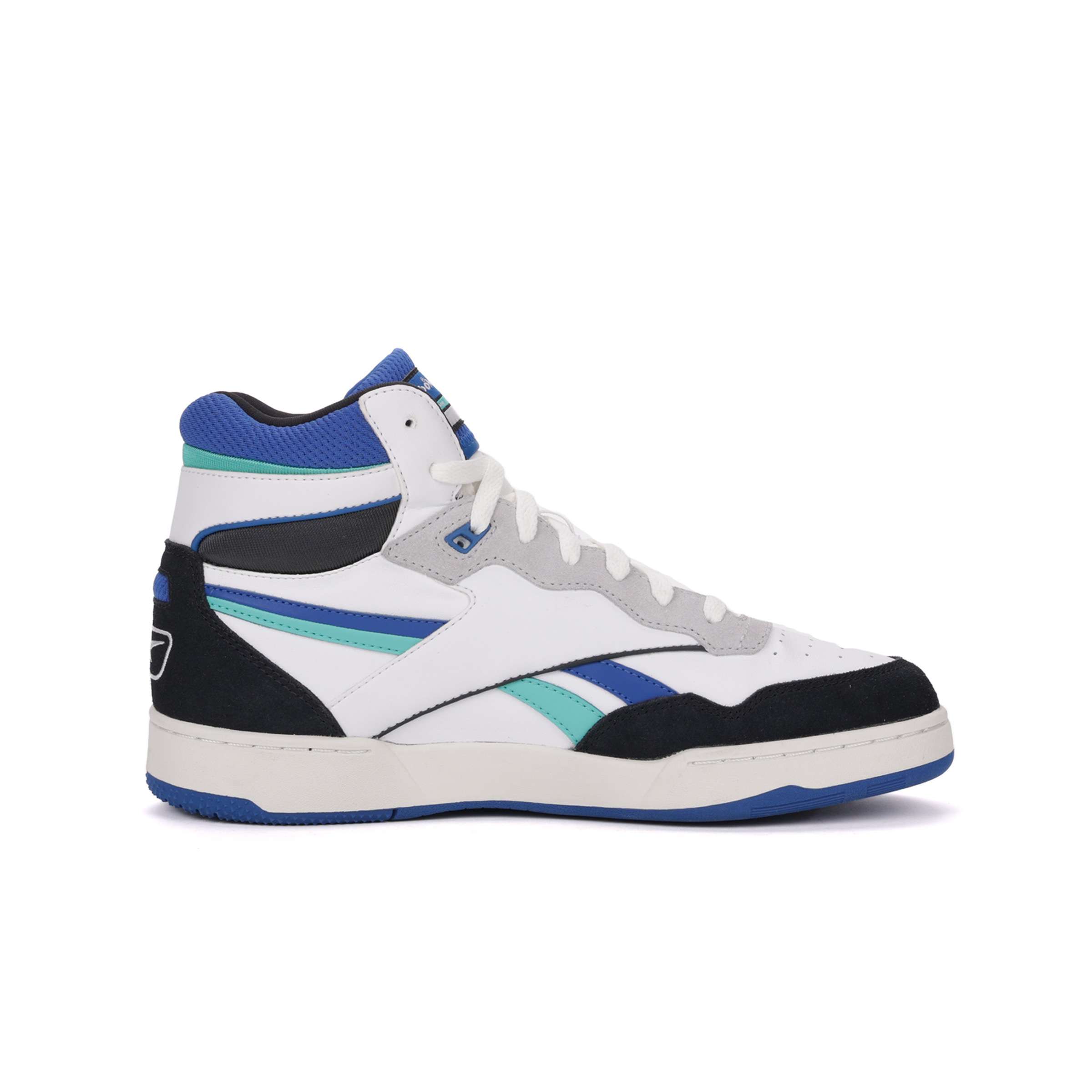 El estilo del basquet de los años 80 inspiró estos de media altura Reebok. Se sienten tan bien como lucen. image number 1