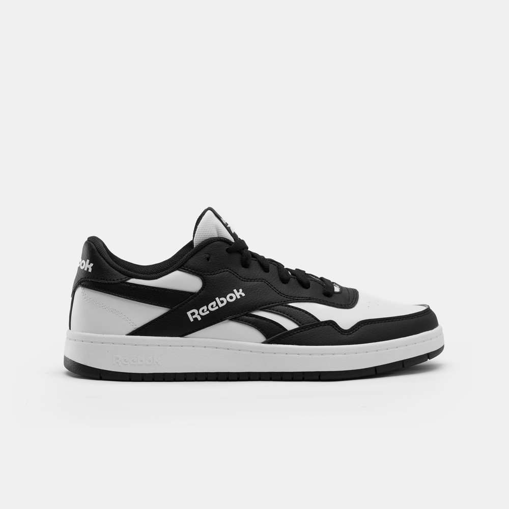 Los tenis Reebok BB1000 combinan un estilo clásico de baloncesto con un diseño funcional para el día a día.