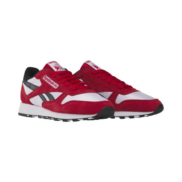 Tenis Classic Leather Un homenaje al estilo Reebok de principios del siglo XX. Estos tenis tienen un aire retro que combina a la perfección con tu vida moderna.