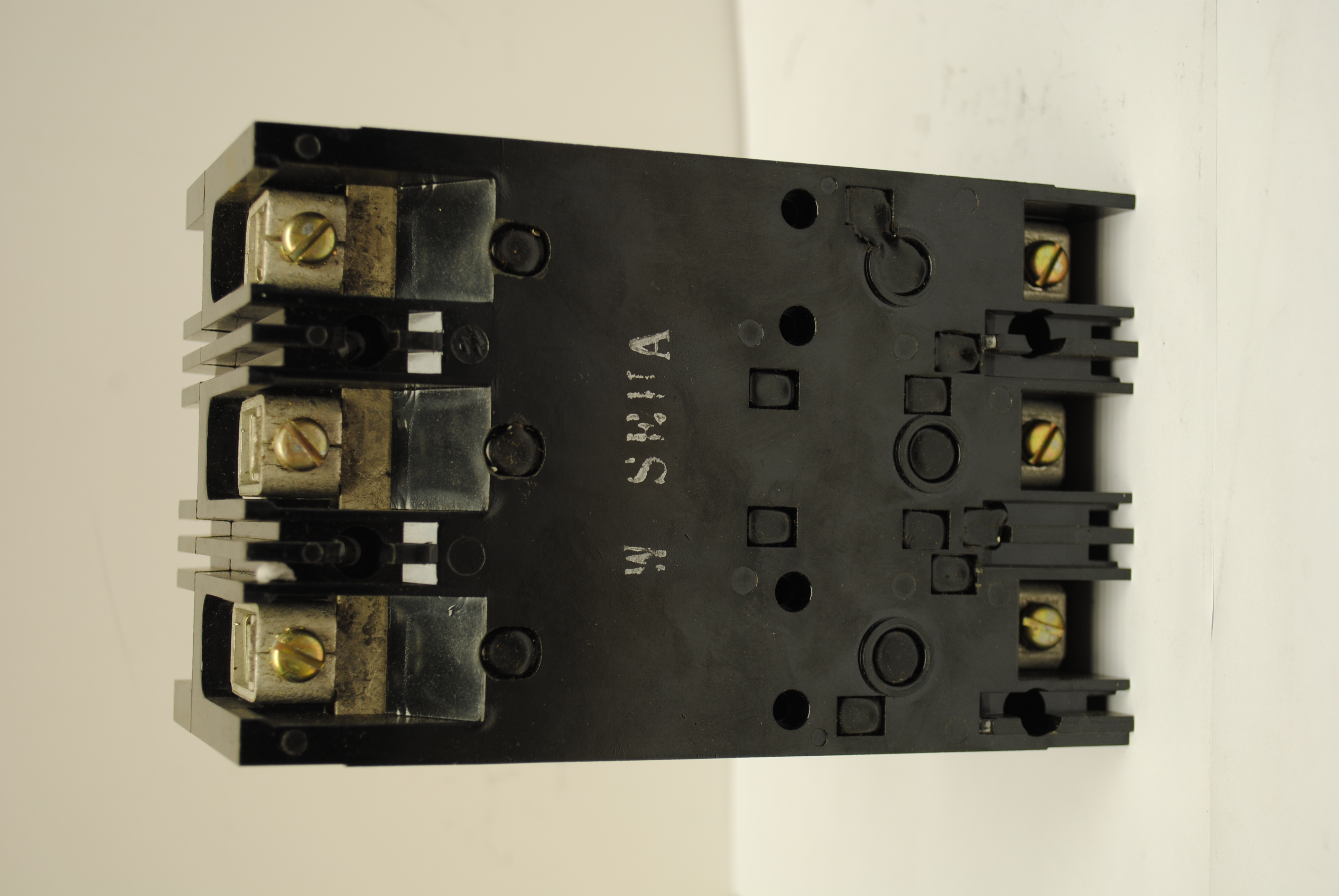 WES FA3070 3P 100A 600V