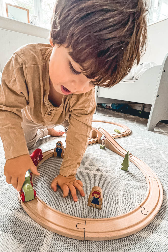 Figure of Eight Train Set