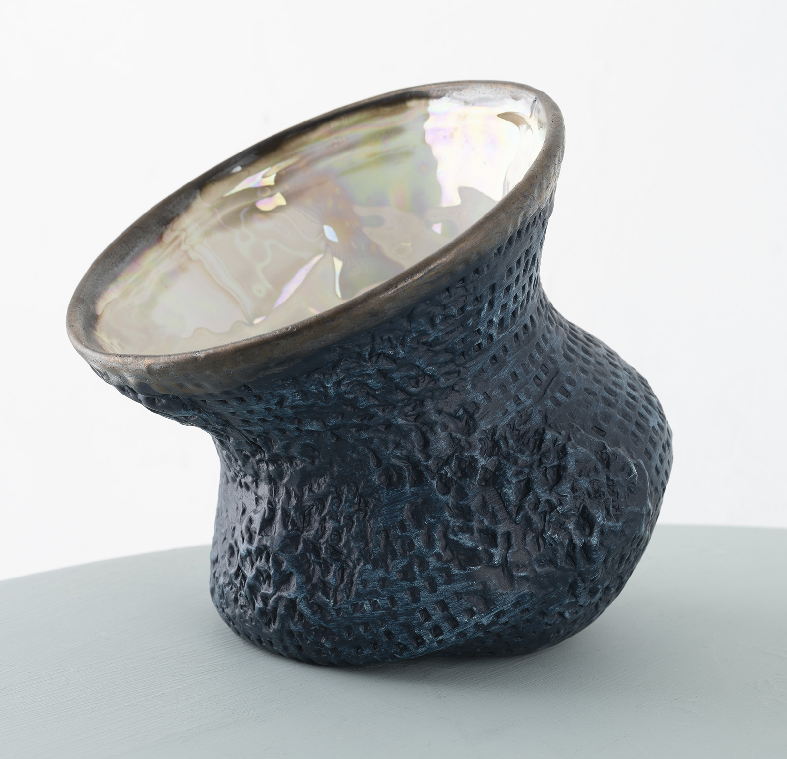He Looketh on the Heart Vase, , large image number 4