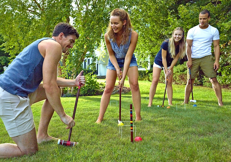 Franklin 50211 Family Croquet Set, Carbon Steel Hoop, Wood Mallet, Assorted Ball