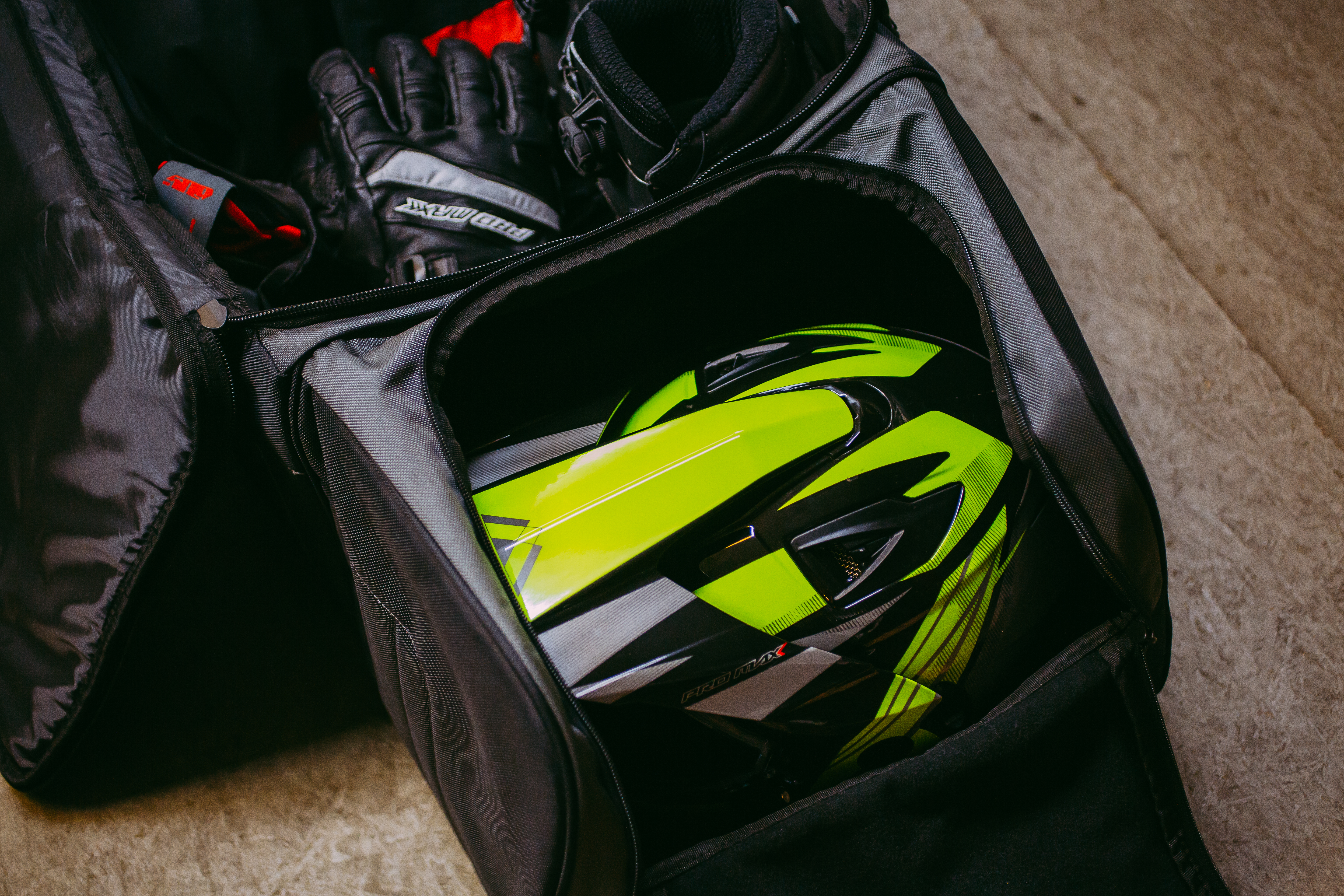 Royal Distributing Roller Bag